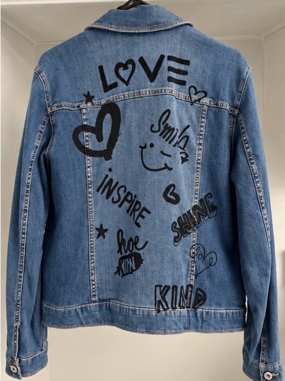 EV1 Graffiti Print Denim Jacket – Women’s Large